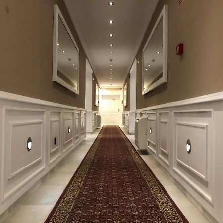 Hotel Las Acacias Пуэнте-Хениль Экстерьер фото